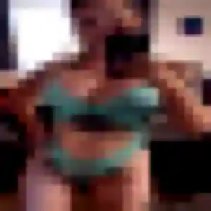 Bianca, 27 ans, connectée à Bellegarde pour un rencontre cougar