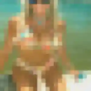 Alessandra, 29 ans, connectée à Bourg-Blanc pour une rencontre coquine