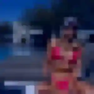 Photo de Leonore à Combrit (33 ans) - rencontre cougar anonyme