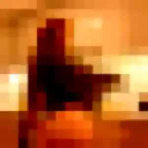 Elena de Jarrie, 19 ans - rencontre cougar discret