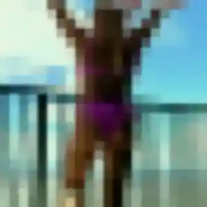 Salima, 29 ans, connectée à La Riche pour une rencontre coquine