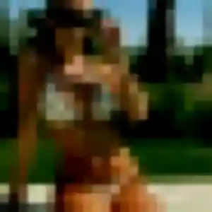 Giulia (21 ans) à Le Croisic cherche un rencontre cougar aujourd'hui