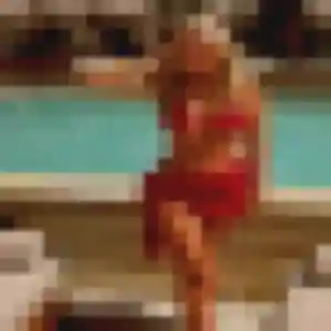 rencontre cougar à Mours-Saint-Eusèbe : photo de Debora, 19 ans - accès libre