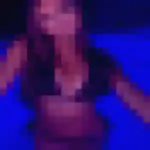 Melodie, 19 ans, en ligne à Plouézec pour une rencontre coquine