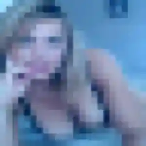 Olympe, 26 ans, connectée à Plouvien pour une rencontre coquine