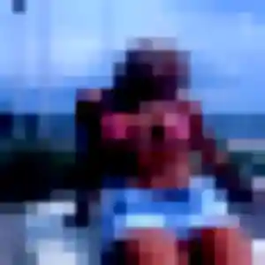 Perrine, 27 ans, en ligne à Roussillon pour une rencontre coquine
