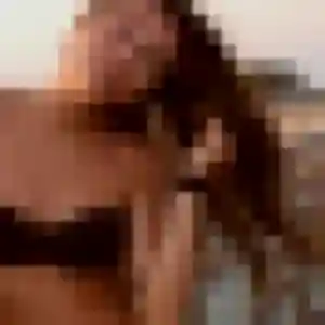 Lucienne, femme de 24 ans cherche rencontre cougar à Saint-Médard-d'Eyrans