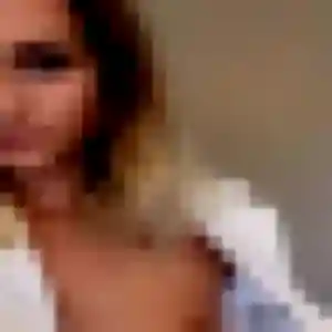Violette, 21 ans, connectée à Servian pour un rencontre cougar