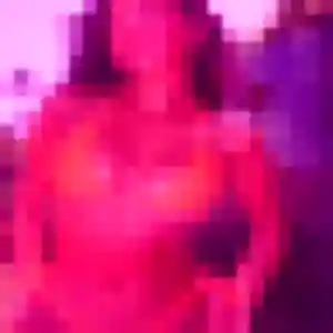Rencontre Julie, 20 ans à Villefranche-de-Rouergue en privé