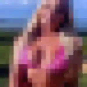 Emilie, 19 ans, cherche un rencontre cougar à Yffiniac